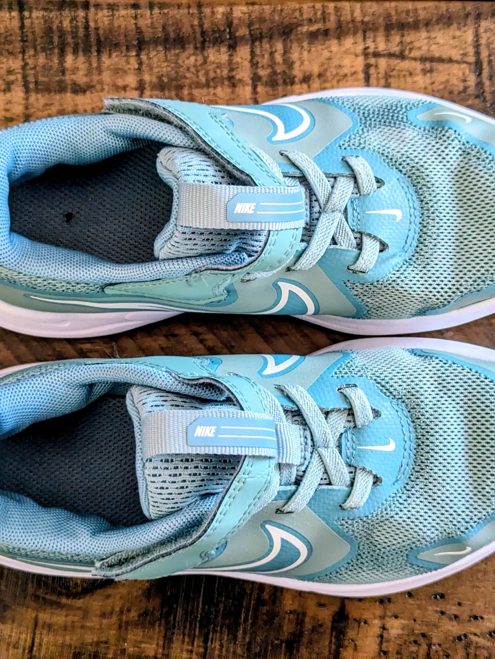 Nike Cosmic Runner Cannon Denim Turquoise White Sail Kids Unisex Size 13C Swoosh